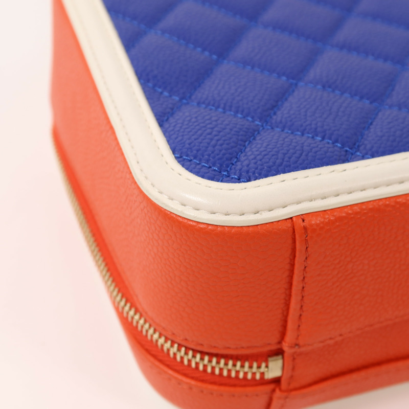 CHANEL 牛皮皮革Filigree Vanity Case Small金扣鏈帶手挽肩背兩用袋-13