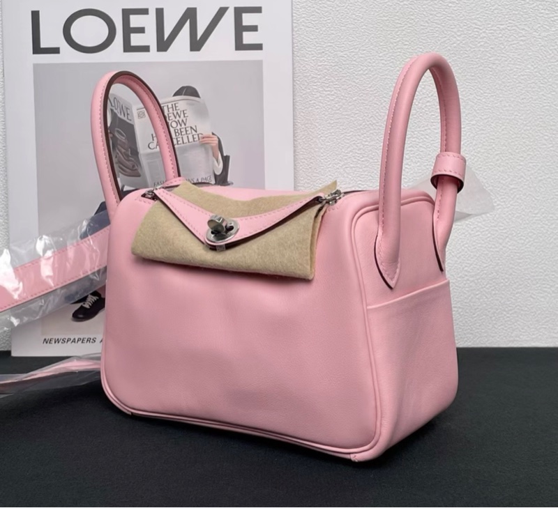 有購証 25年✨ Hermes愛馬仕 mini lindy，櫻花粉銀扣，Ｋ刻-1