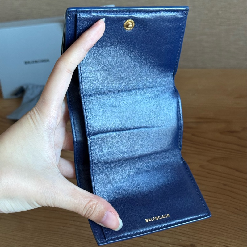 Balenciaga Hourglass鱷魚壓紋牛皮三折短夾-1