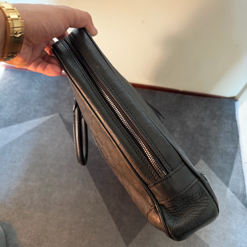 Lv黑色壓紋棋盤格公事包-2