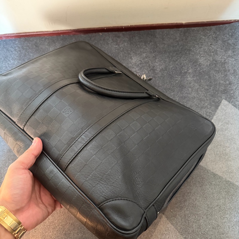 Lv黑色壓紋棋盤格公事包-5