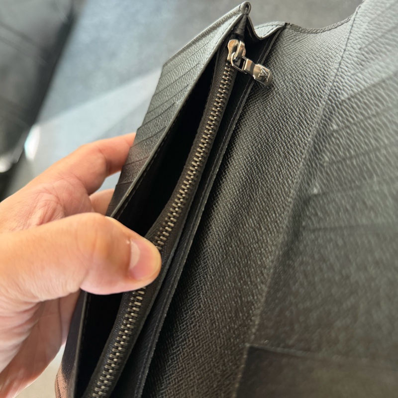 Lv黑花對開長夾-6