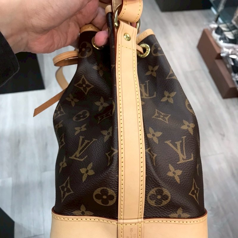 LV 斜背包/側背包/手提包/水桶包 NOE BB  M46983 9成新-12