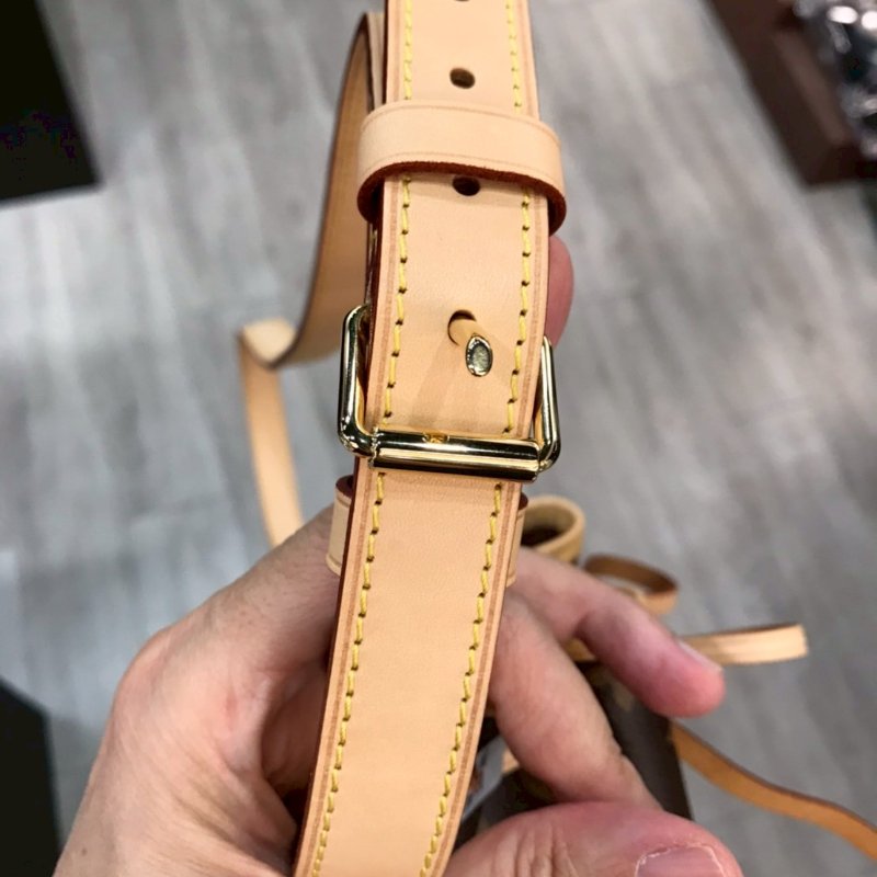 LV 斜背包/側背包/手提包/水桶包 NOE BB  M46983 9成新-15