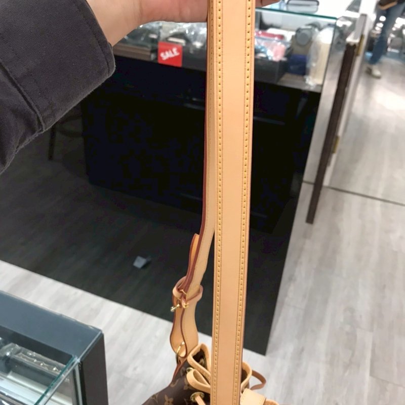 LV 斜背包/側背包/手提包/水桶包 NOE BB  M46983 9成新-17
