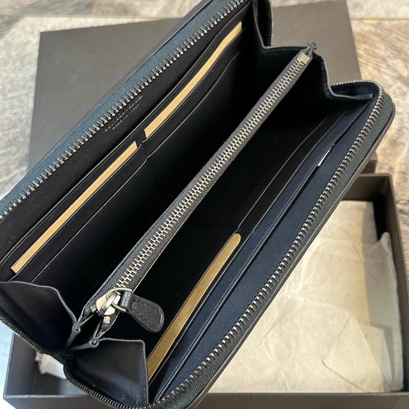 BV 葆蝶家 高端款牛皮拼蛇皮 編織拉鍊款錢包 卡位多 黑灰色 尺寸約21*2.5*12cm 附件：塵袋-5