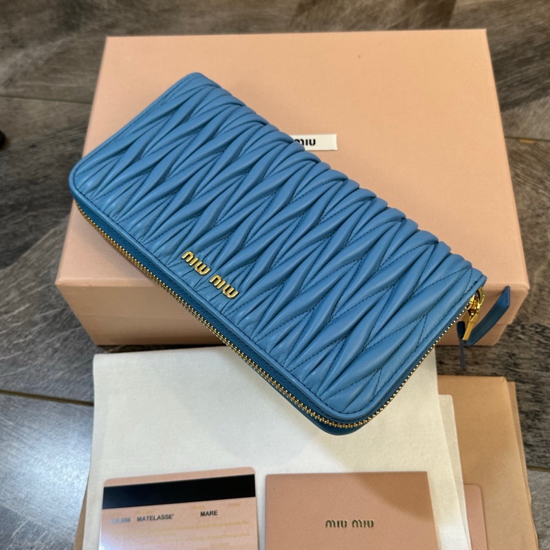 Miumiu 繆繆 經典褶皺長款拉鍊錢包 錢夾 手包 藍色 尺寸約20*2*10cm-4