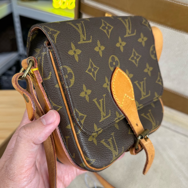 上架中🔑Louis Vuitton 老花小款方形馬蹄包-1