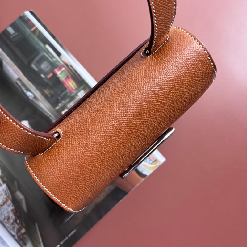W刻::HERMES:: DELLA 18金棕色皮革銀釦肩背包 屁股包-1