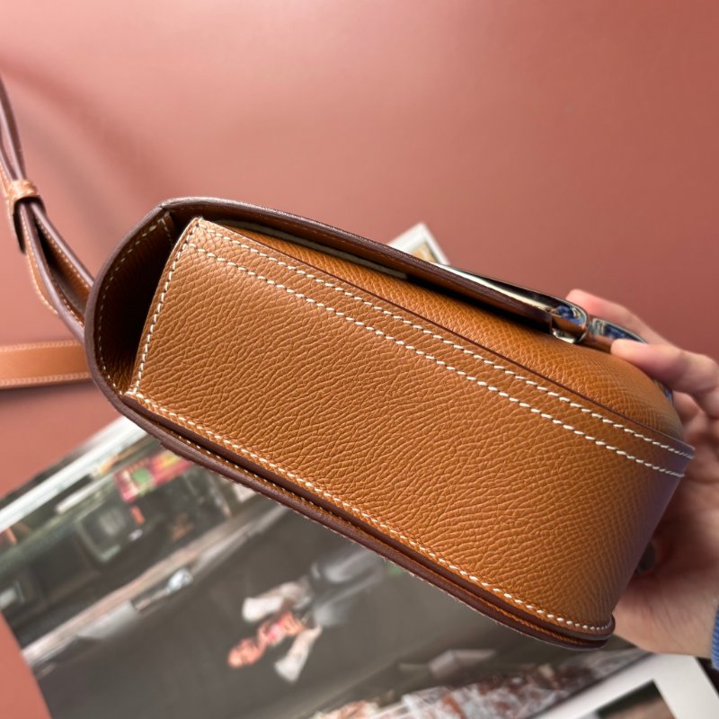 W刻::HERMES:: DELLA 18金棕色皮革銀釦肩背包 屁股包-5