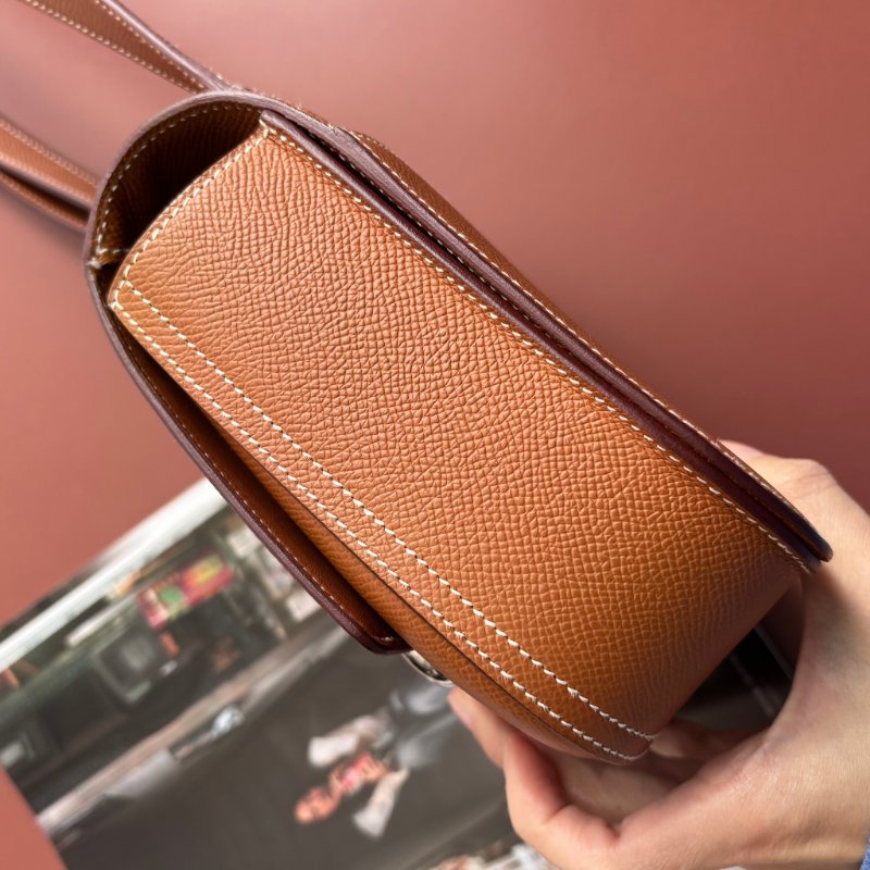 W刻::HERMES:: DELLA 18金棕色皮革銀釦肩背包 屁股包-6
