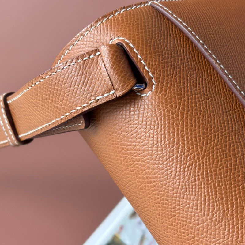 W刻::HERMES:: DELLA 18金棕色皮革銀釦肩背包 屁股包-13