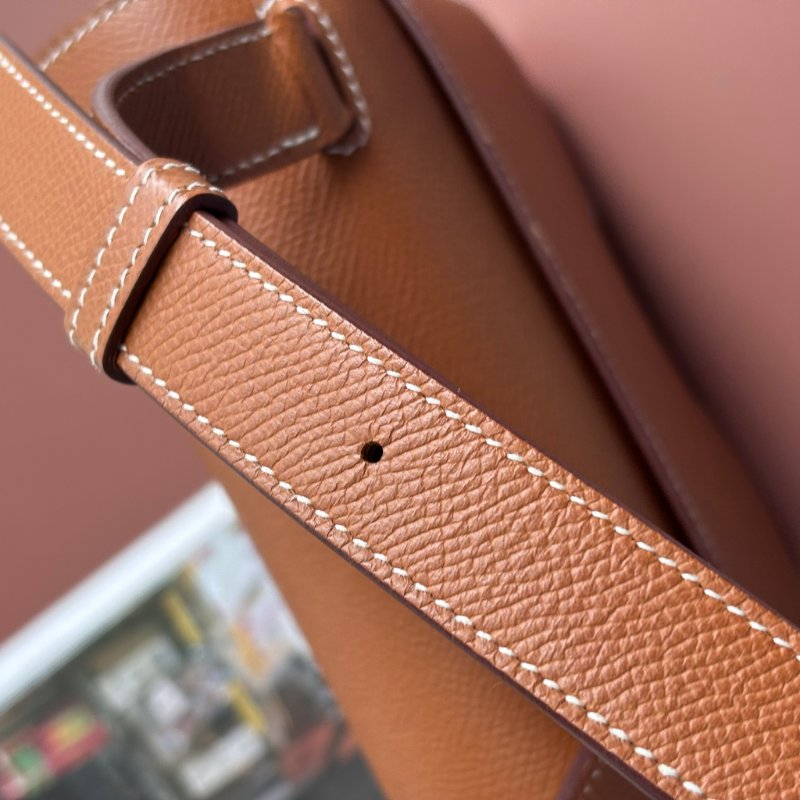 W刻::HERMES:: DELLA 18金棕色皮革銀釦肩背包 屁股包-17