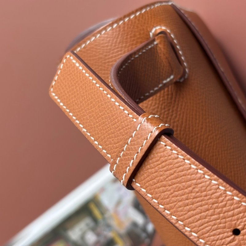 W刻::HERMES:: DELLA 18金棕色皮革銀釦肩背包 屁股包-18