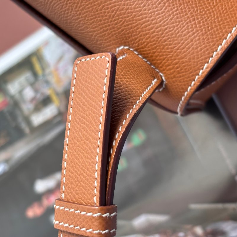 W刻::HERMES:: DELLA 18金棕色皮革銀釦肩背包 屁股包-20