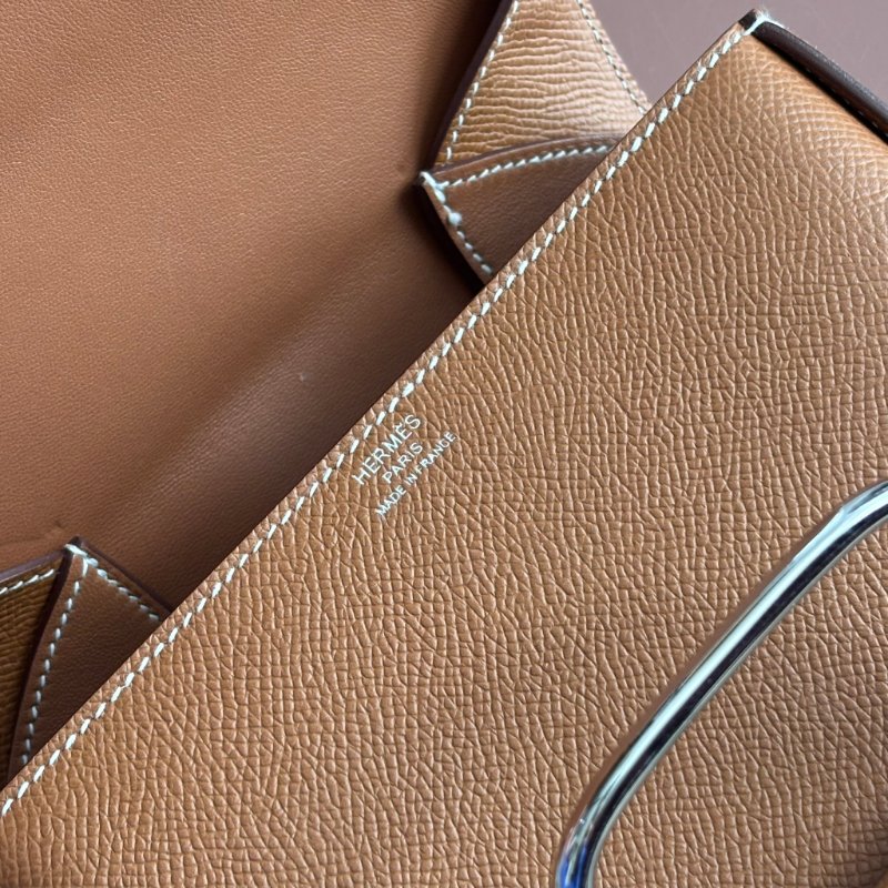 W刻::HERMES:: DELLA 18金棕色皮革銀釦肩背包 屁股包-25