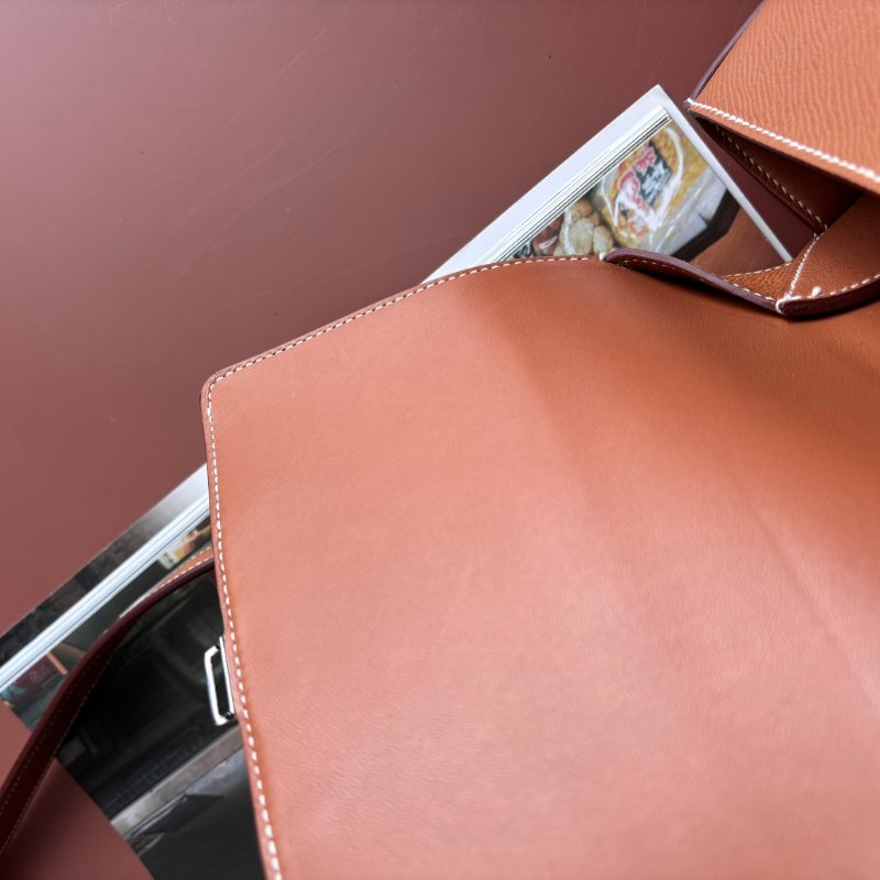 W刻::HERMES:: DELLA 18金棕色皮革銀釦肩背包 屁股包-26