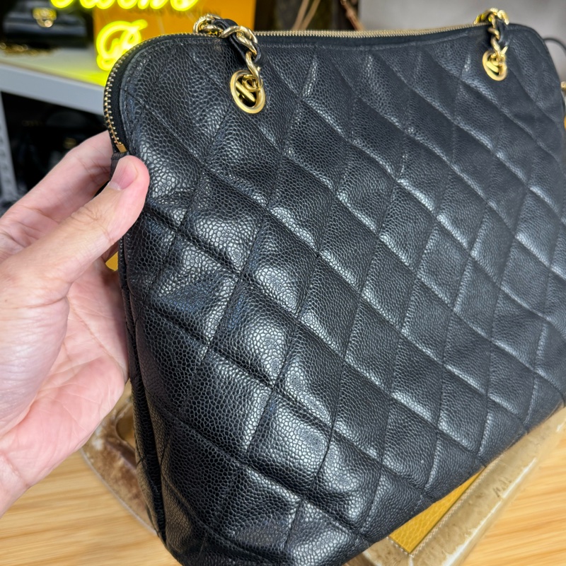 上架中🔑Chanel 黑荔枝紋信封托特包/肩背包-8