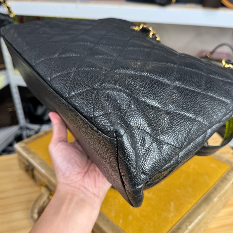 上架中🔑Chanel 黑荔枝紋信封托特包/肩背包-11