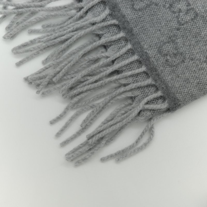 （閒置品♥️吊牌紙袋有）Gucci 古馳 GG logo 灰色 羊毛 流蘇圍巾-7