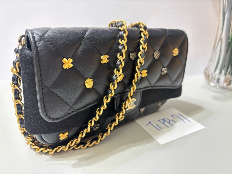 Chanel 限量徽章款 雙層 WOC 二合一鏈條包 發財包-1