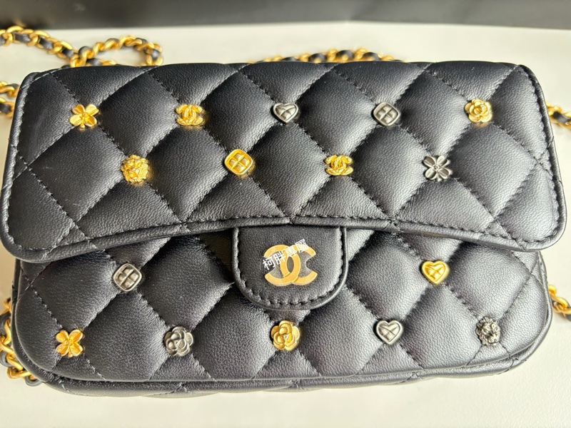 Chanel 限量徽章款 雙層 WOC 二合一鏈條包 發財包-10