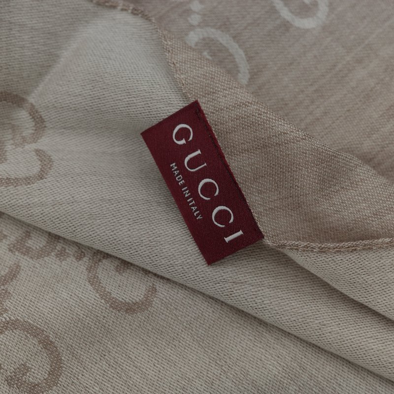 (閒置品♥️吊牌紙袋有) Gucci 古馳 GG logo 淺褐色 毛毛 鬚邊 圍巾-3