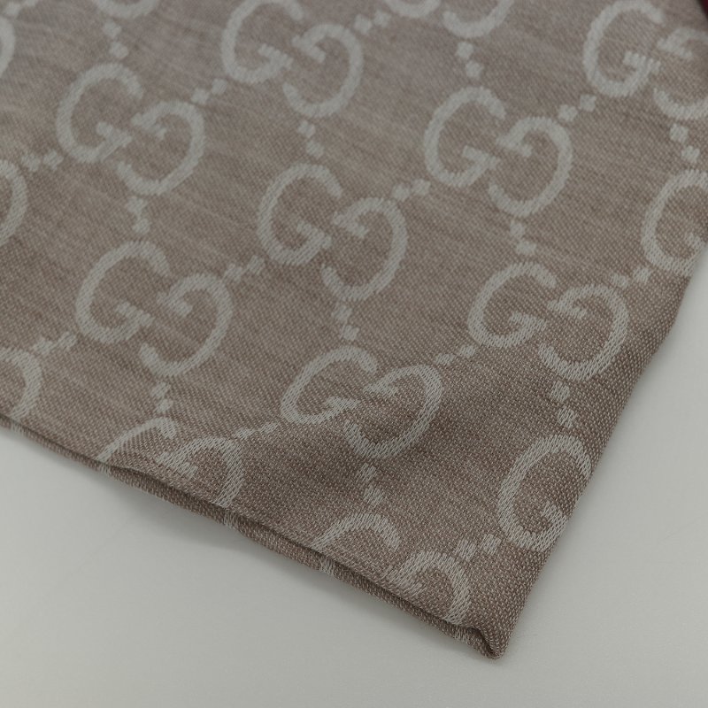 (閒置品♥️吊牌紙袋有) Gucci 古馳 GG logo 淺褐色 毛毛 鬚邊 圍巾-4