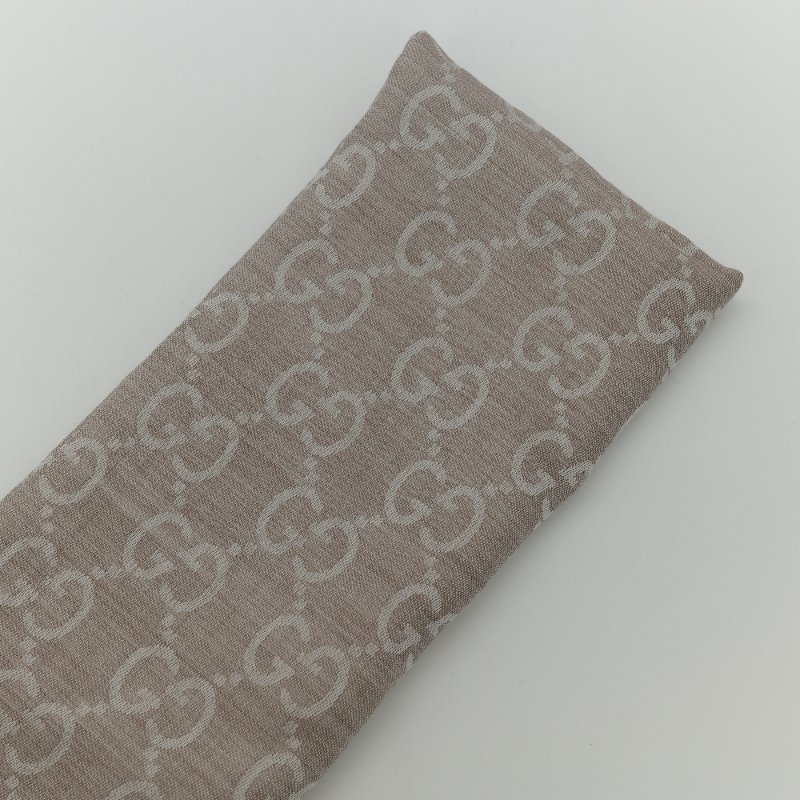 (閒置品♥️吊牌紙袋有) Gucci 古馳 GG logo 淺褐色 毛毛 鬚邊 圍巾-8