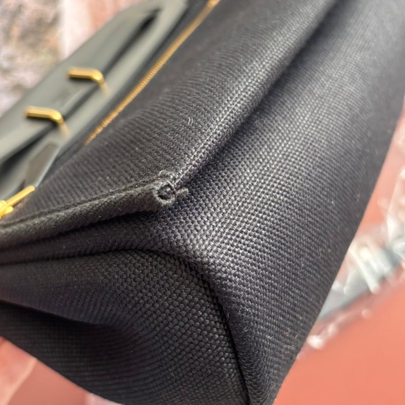 K刻 天菜::HERMES:: MINI HERBAG黑色帆布金釦斜背包-16