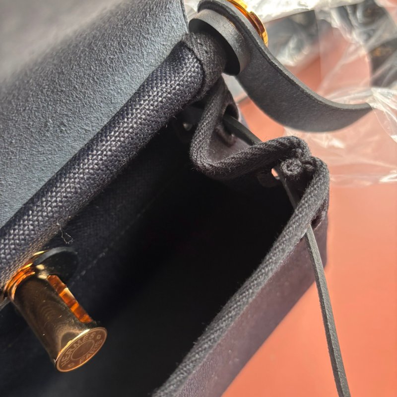 K刻 天菜::HERMES:: MINI HERBAG黑色帆布金釦斜背包-26