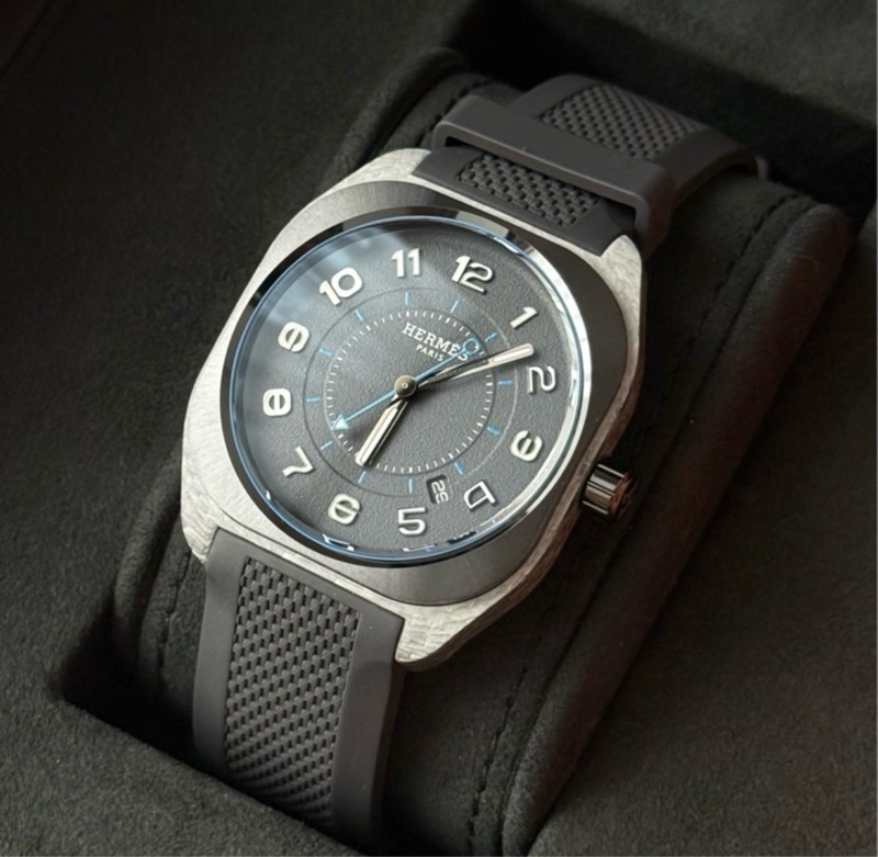 Hermes HO8 男裝自動機械手錶 藍色秒針-1