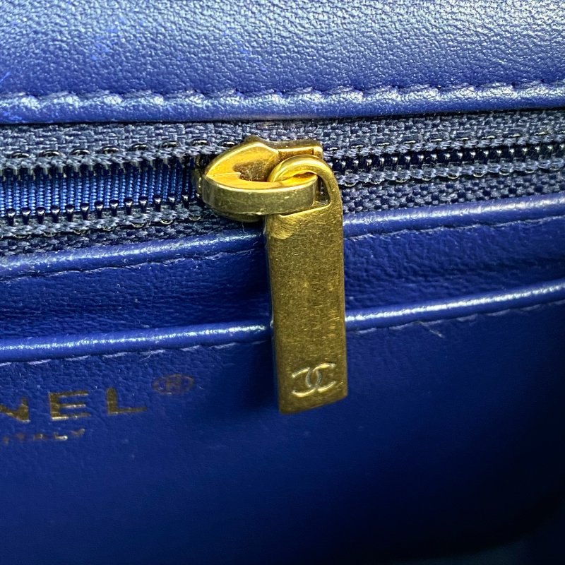△ Chanel 香奈兒 Navy Lambskin Gold Tone Metal V-Stitch Chain Crossbody Bag No.21 深藍色小羊皮金色金屬鎖鏈斜背袋No.21 - 267000721-17