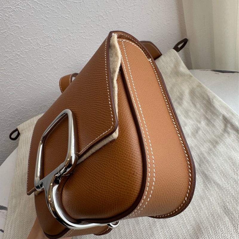 Hermes金棕銀屁股包 真的好好看欸della18-5