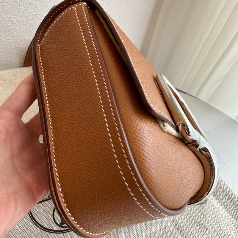 Hermes金棕銀屁股包 真的好好看欸della18-6