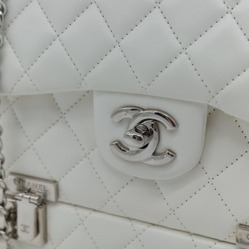 Chanel 香奈兒 Cockpit 白色菱格紋 羊皮 翻蓋包 斜背包-6