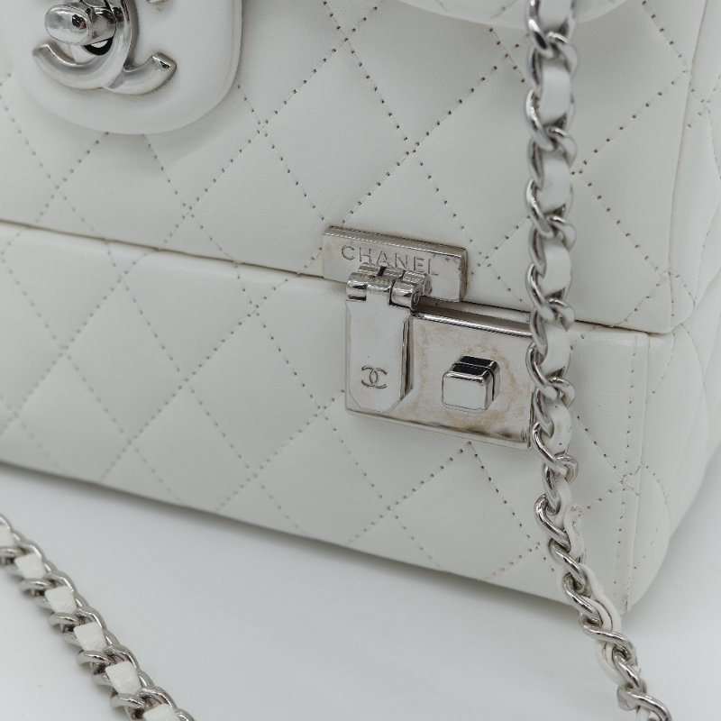 Chanel 香奈兒 Cockpit 白色菱格紋 羊皮 翻蓋包 斜背包-8
