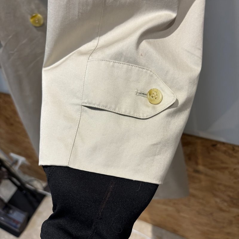 【美收精品】BURBERRY米色緞面風衣外套 5-11-8