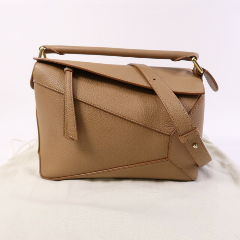 LOEWE 牛皮皮革Small Puzzle Edge金扣手挽肩背兩用袋-10