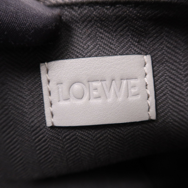 LOEWE 牛皮皮革Cubi Cross Body銀扣肩背袋-5