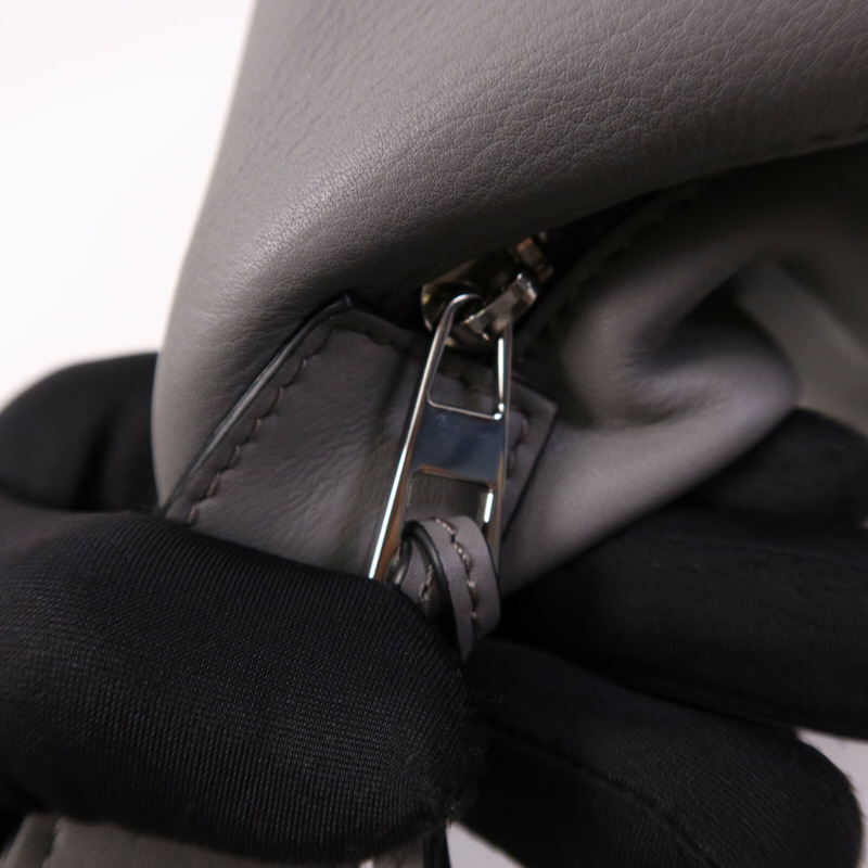 LOEWE 牛皮皮革Cubi Cross Body銀扣肩背袋-6