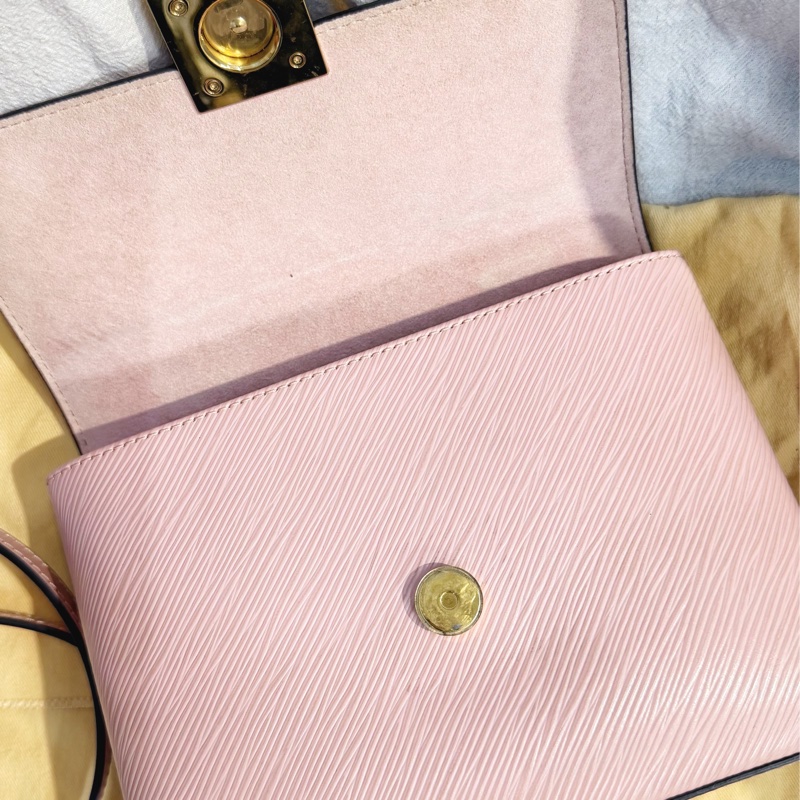 LV M52879 Locky BB二用斜背包-5