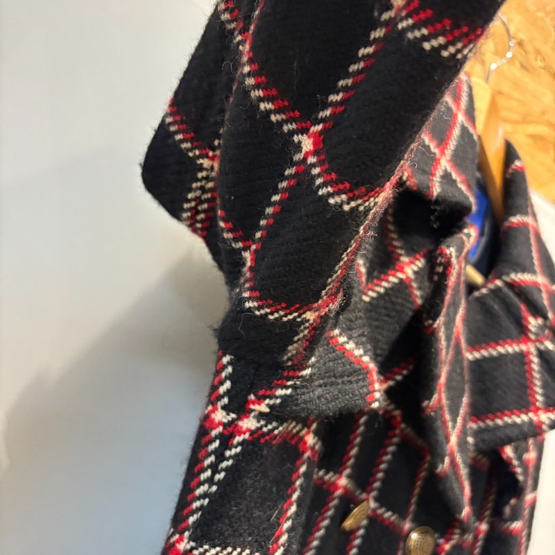 【美收精品】BURBERRY黑白紅色格子大衣 5-10-2