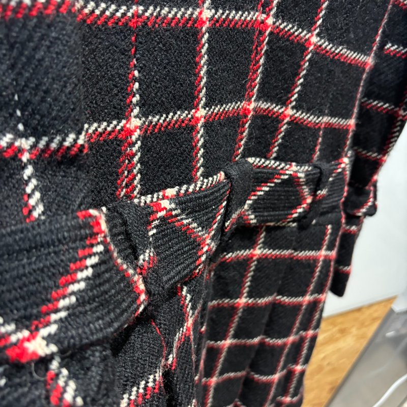 【美收精品】BURBERRY黑白紅色格子大衣 5-10-9