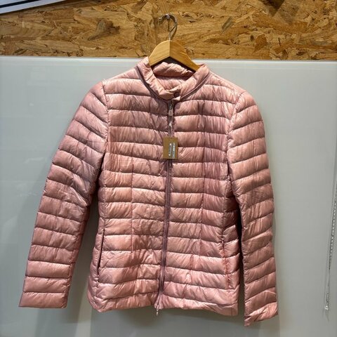 【美收精品】Moncler淡粉色羽絨外套 5-27