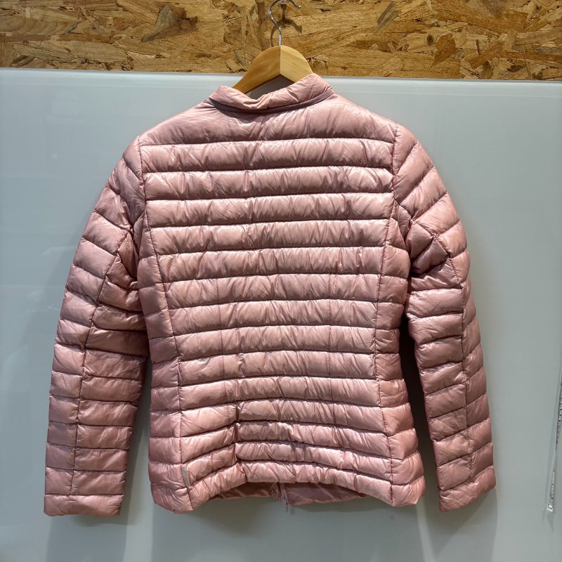 【美收精品】Moncler淡粉色羽絨外套 5-27-1