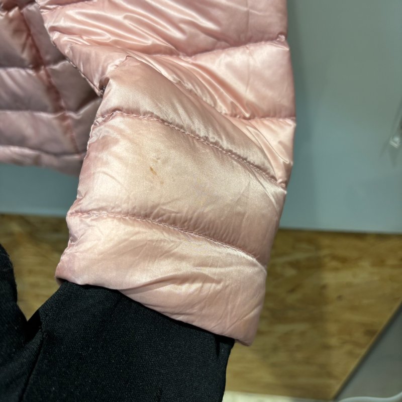【美收精品】Moncler淡粉色羽絨外套 5-27-4