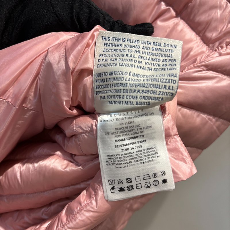 【美收精品】Moncler淡粉色羽絨外套 5-27-13