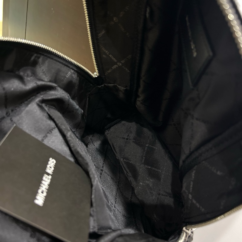 MICHAEL KORS COOPER滿版前口袋側背胸包-9