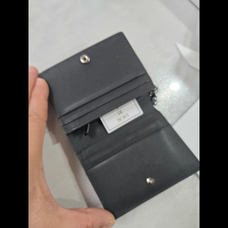 Lady Dior Lotus 錢包
消光黑色 Cannage 籐格紋羊皮
中夾錢包-2